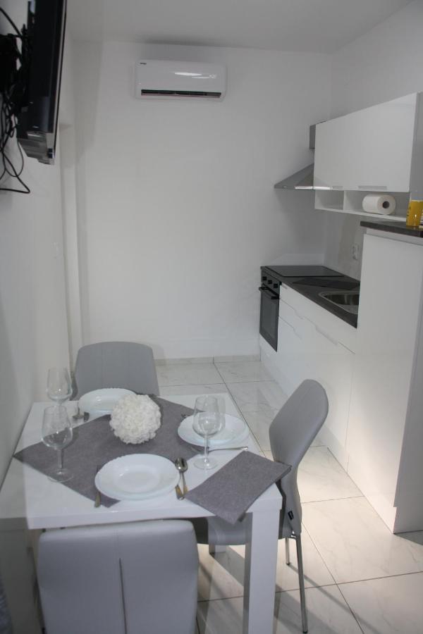 Apartamento Lea Šibenik Exterior foto